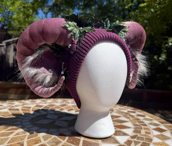 Upcycled mauve beanie with matching mauve faun horns horns. Horns are poseable, ears are pierceable and bendable. This beanie does NOT have an inner lining.